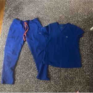 Figs scrubs Large Top and Bottom